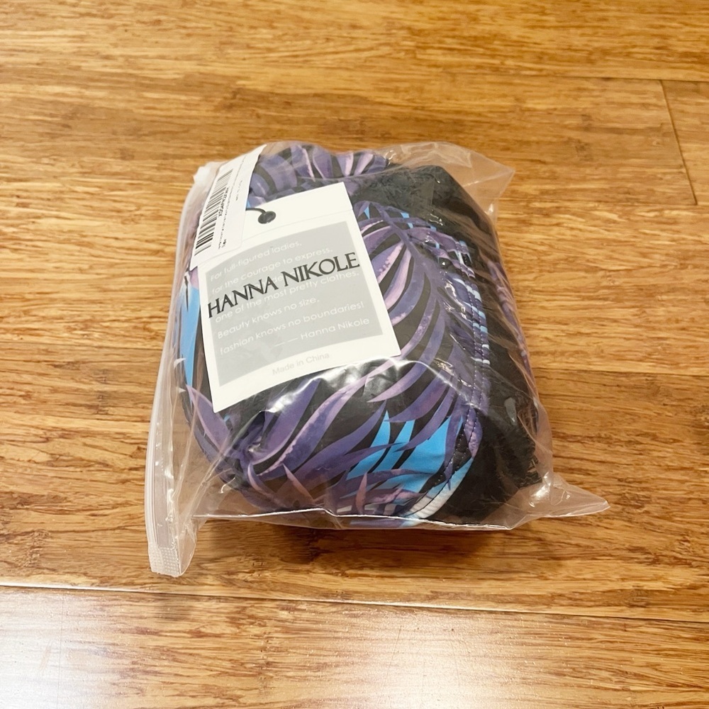 NWT! One Piece Tummy Control Blue Purple Leaf Swimsuit w Black Waist Tie. Sz. 20 - Picture 10 of 13